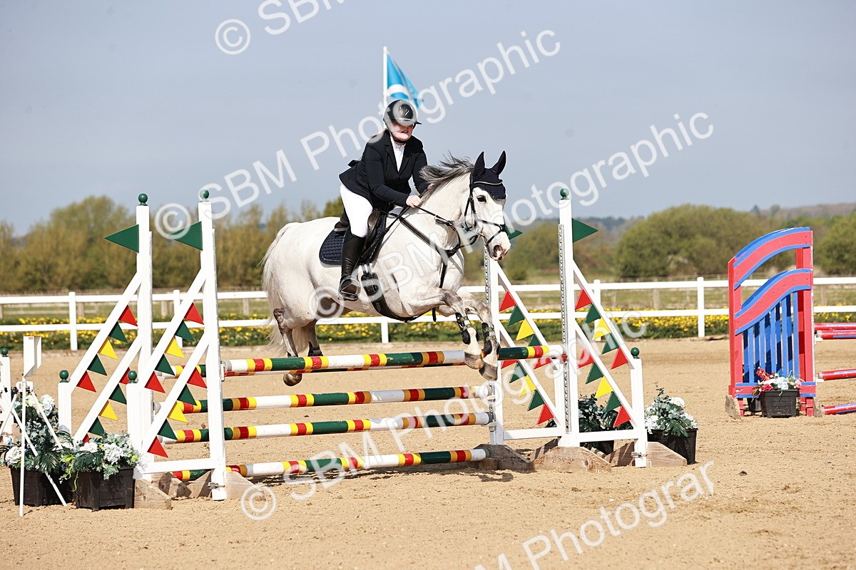  - Class 21 - Senior British Novice - 90cm