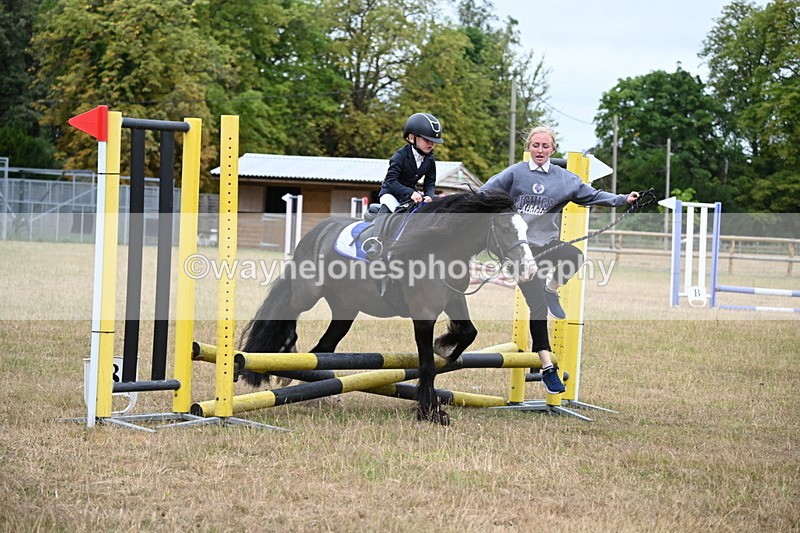 WJ6_9560 - Class 12 Minimus Jumping 45cm