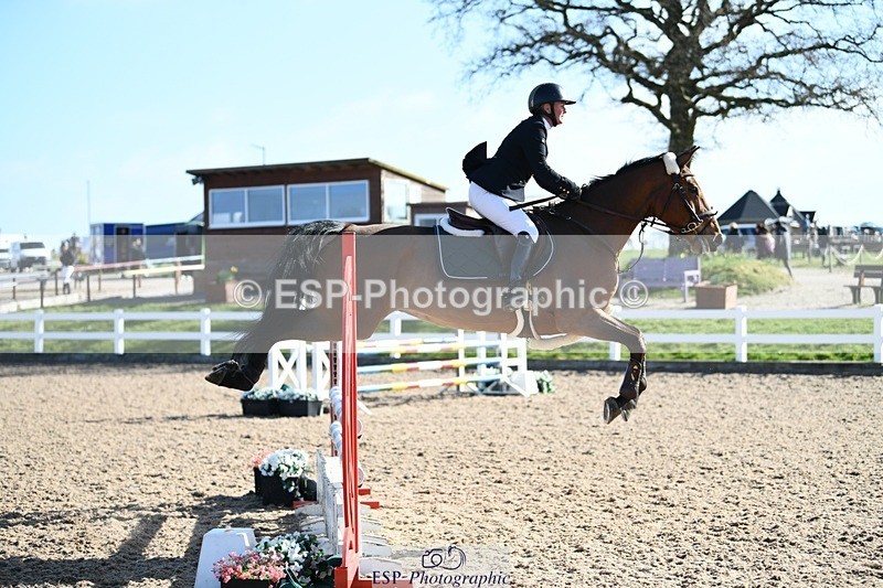 250330-102742-06120 - Cls 32 British Novice and 90cm