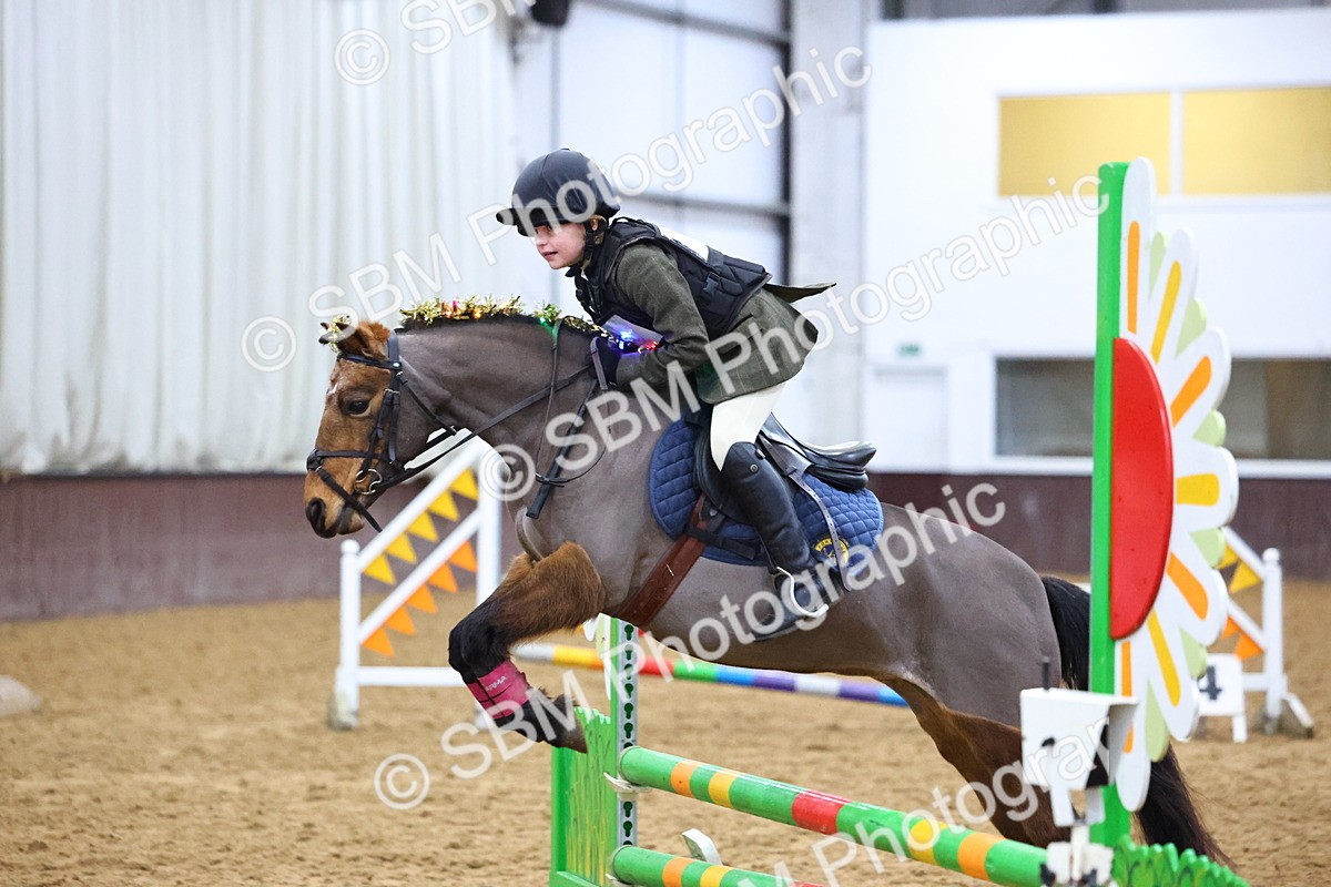 SBM_001745 - Class 4 - Festive Fences - 70cm