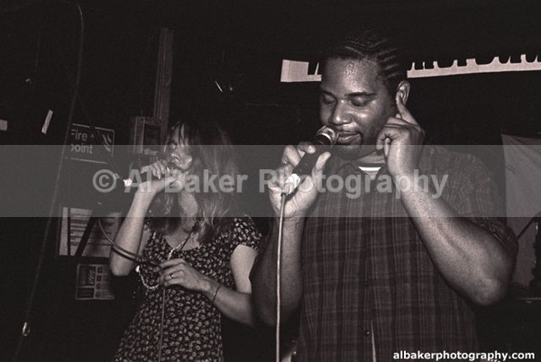 06 sara-hill pete-simpson - Friends-&-Family @ the-roadhouse 02.11.02