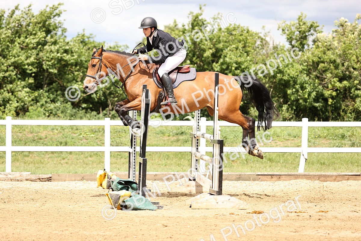 SBM_003138 - Class 11 - Senior Newcomers - 1.10m