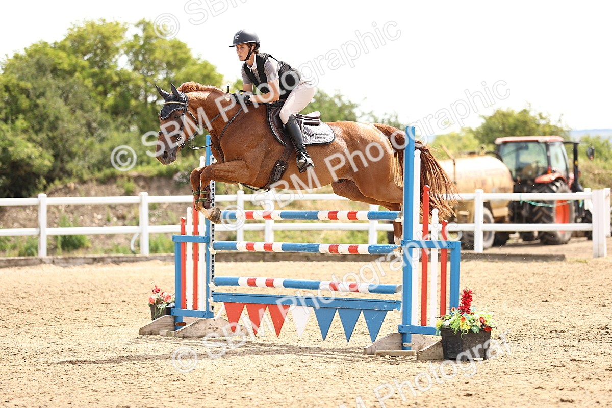 SBM_000507 - Class 15 - Redpost Equestian Senior Foxhunter - 1.20m