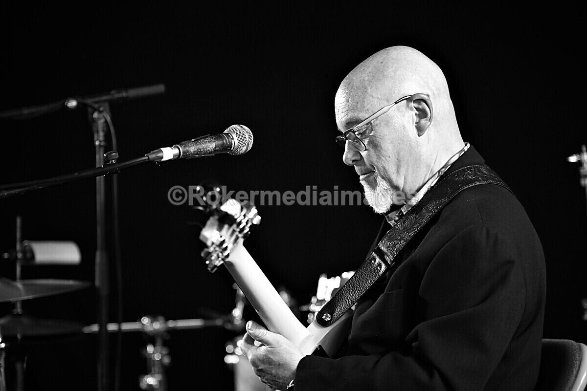 FOLK N BLUES-391 - FOLK and BLUES SEPT 2022