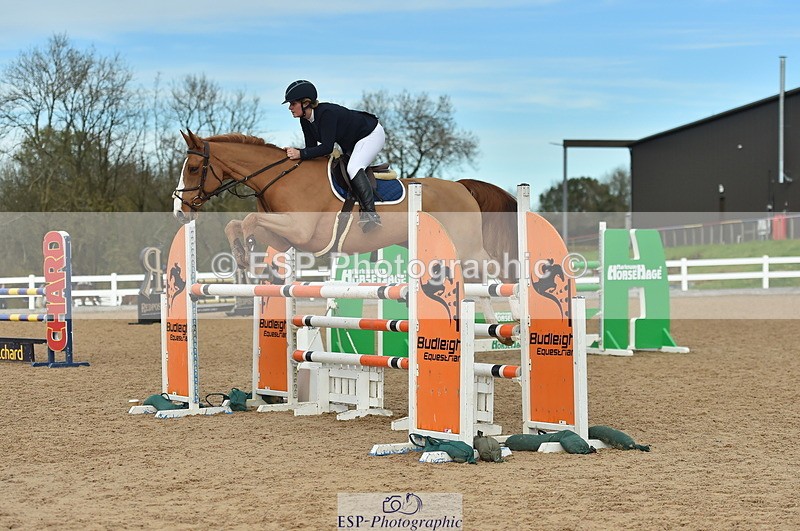 231111A-123516-01897 - Cls 12 Newcomers & 1.10m Open