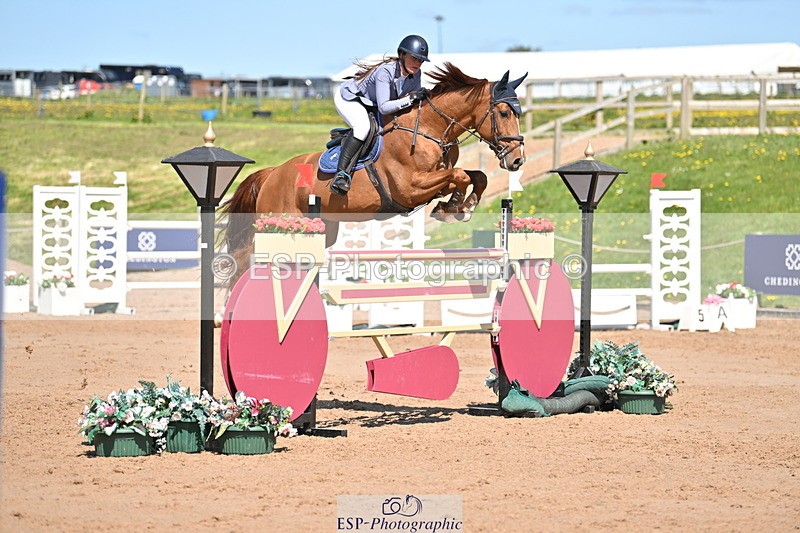 240420A-142049-11710 - Cls 7, 2 Star Medium Tour 1.35m