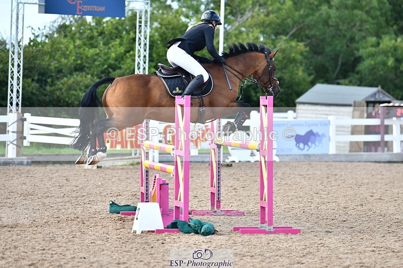 230819A-160351-01105 - Cls 33 1.05m Amateur Qualifier