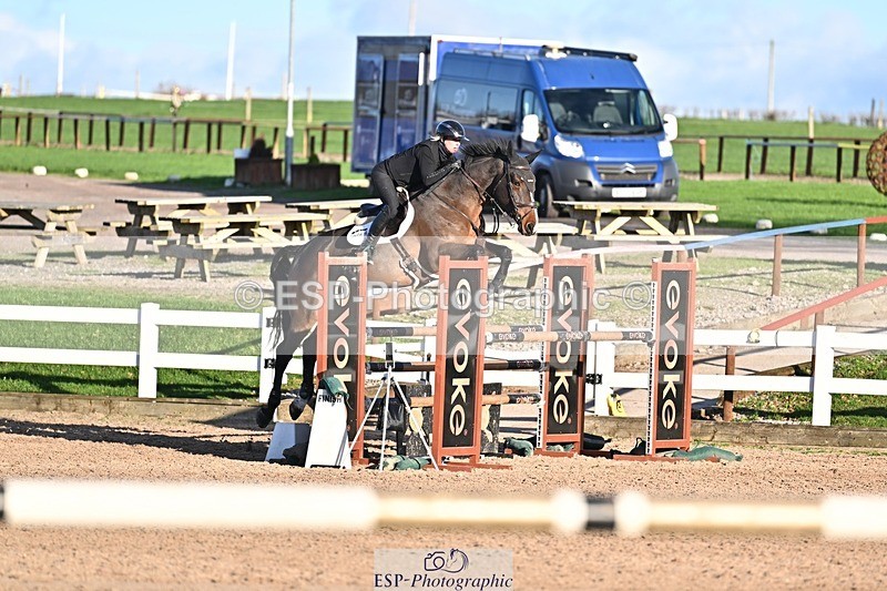 251119-142636-00552 - Cls 5 Foxhunter and 1.20m Open