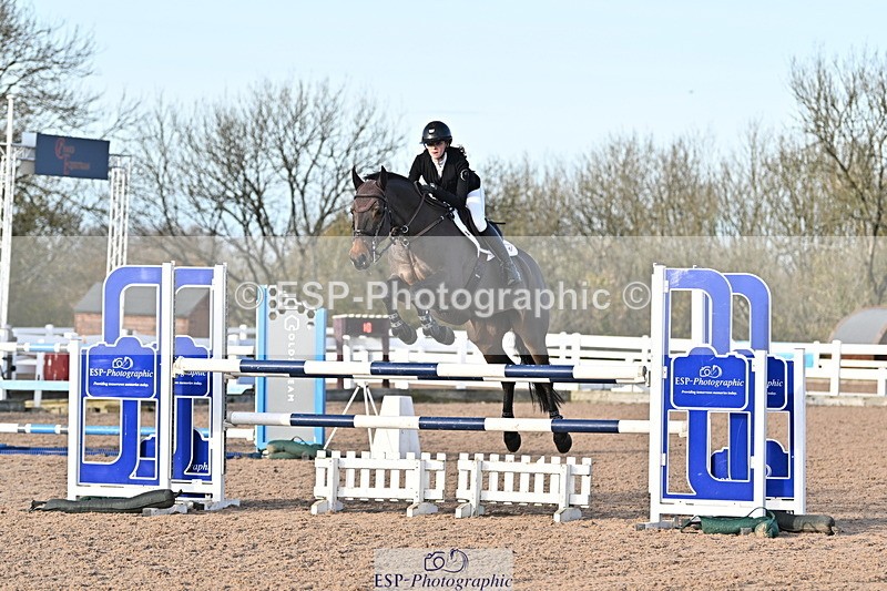 241113A-142411-00870 - Cls 05A&B Snr Fox & 1.20m Open