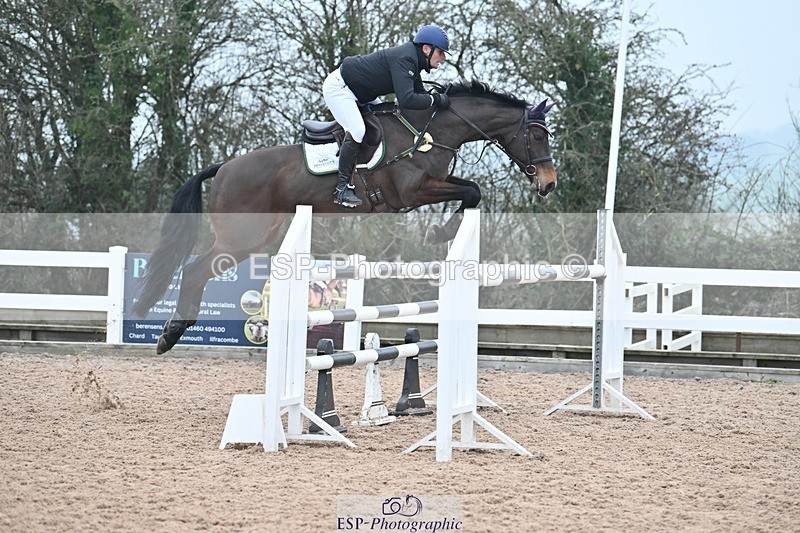 240113A-142640-02350 - Cls 13 Foxhunter and 1.20m Open