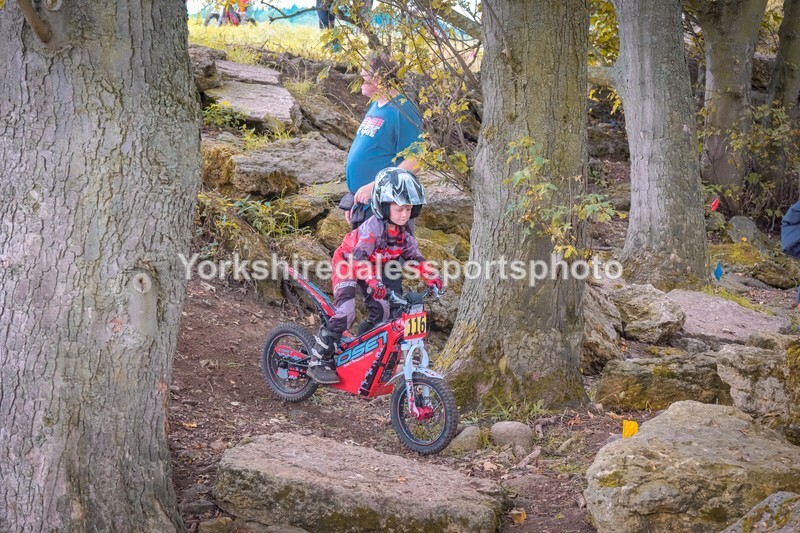 DSCF0474 - Ripon MC Trial 27/09- kids