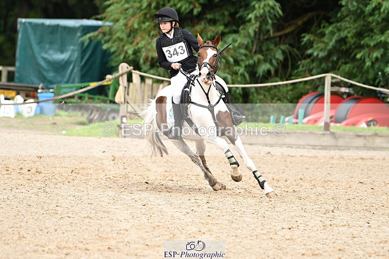 240824X-124111-25572 - 70cm Jump Off