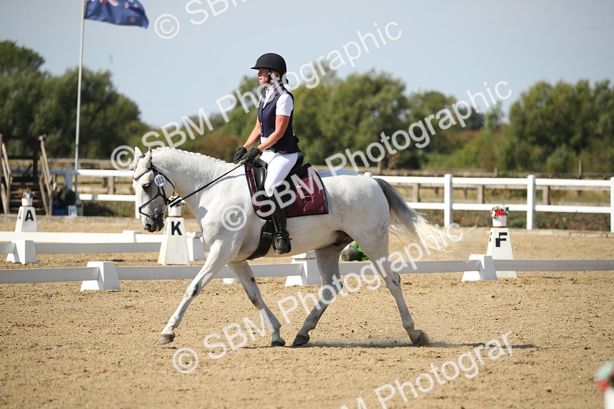 SBM_004254 - Class 11 - Novice 5 - 10.24-11.20