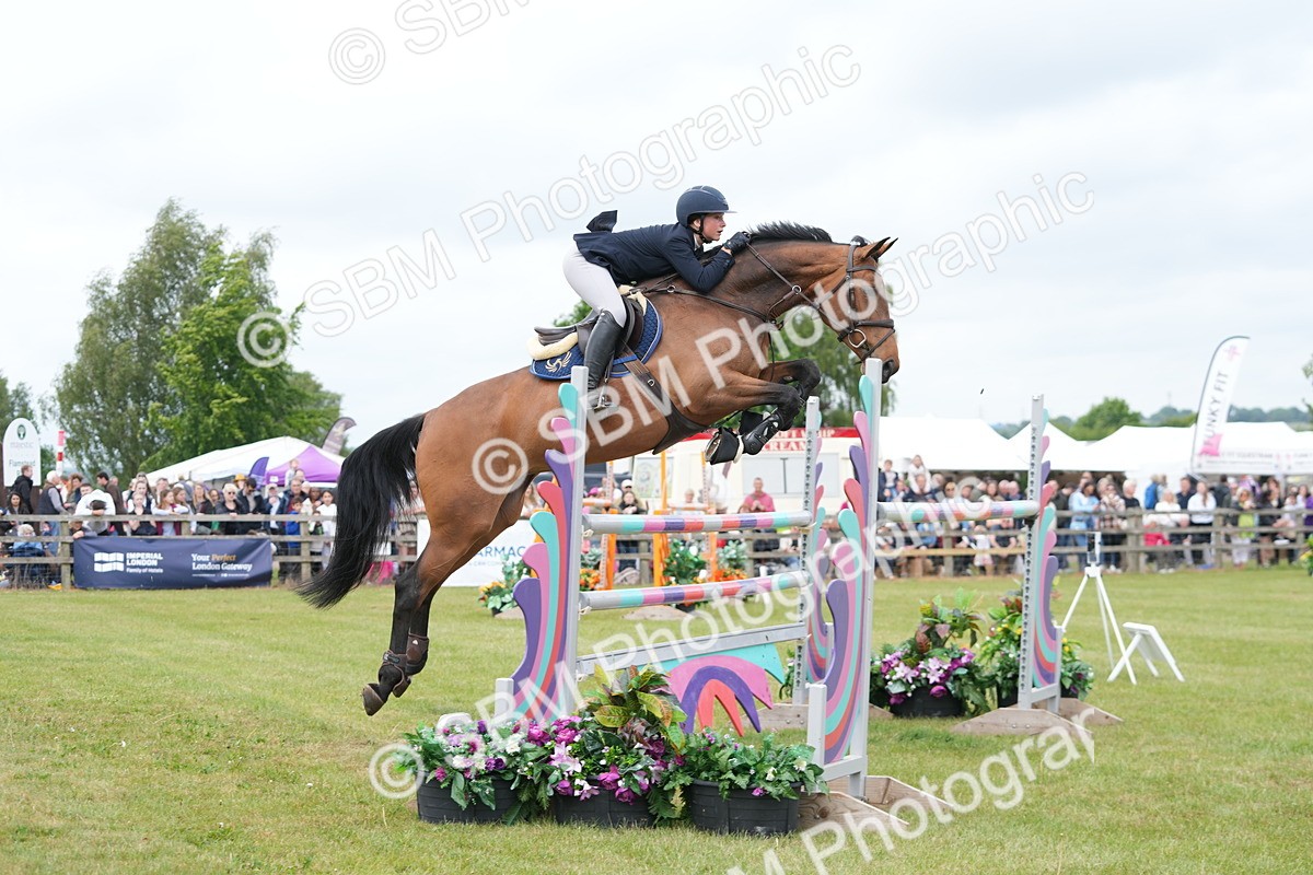 SBM_06570 - Class 202 - National 1.40m Open