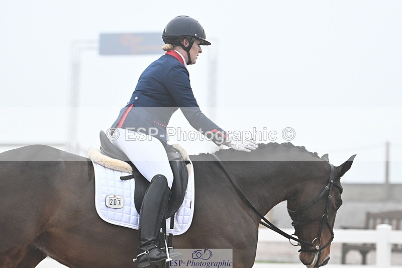 240217A-100429-00709 - 207-Charlotte.Dicker-Time.to.Fly.II