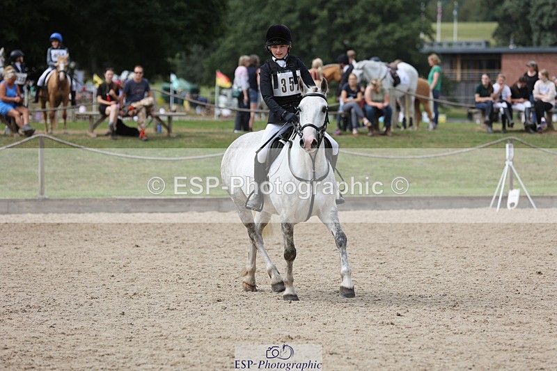 240823X-140034-18131 - 70cm R1 13.45 to 15.30