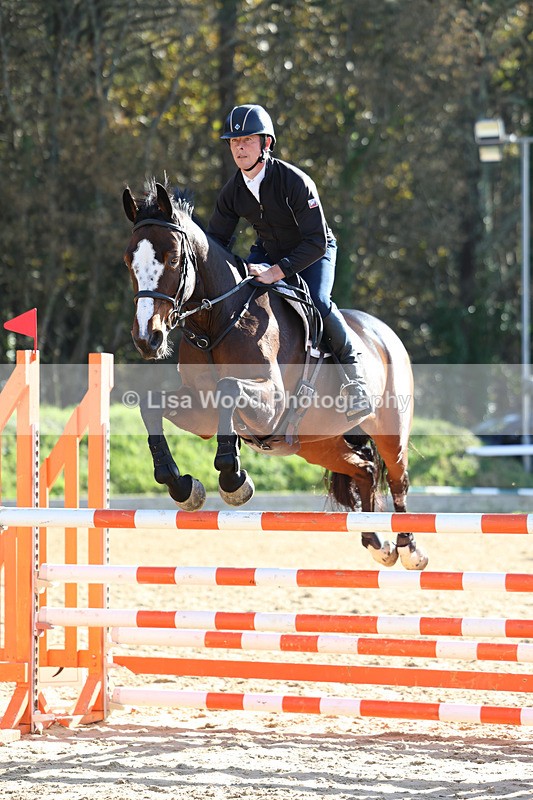 3E7A5665 - Class 7: Senior Newcomers/1.10m open