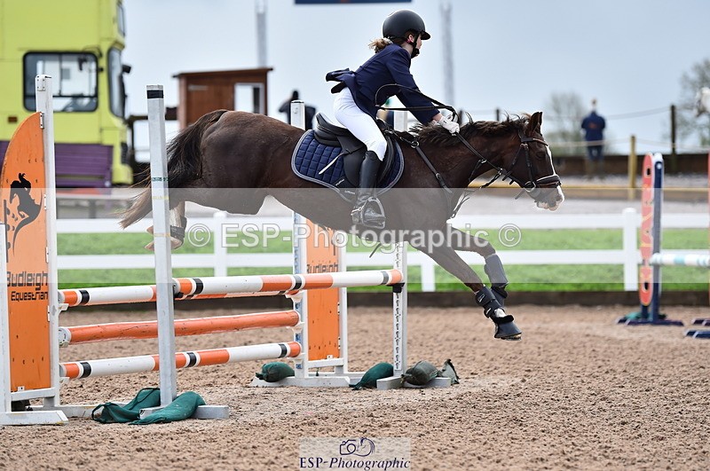 231029A-103740-02354 - 70cm Pony Intro