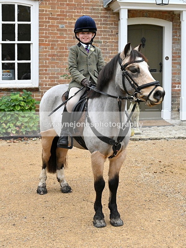 WJ7_6903 - Berks & Bucks - Children's Meet - The Old Farmhouse – Steventon.