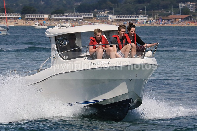 170813 ARCTIC TURN - QUICKSILVER 1Y3A4467 - Motorboats - Hardtop