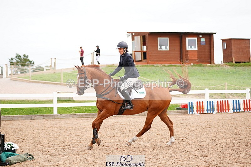 240803A-140304-08377 - Cls 38 1.05m Amateur Qualifier