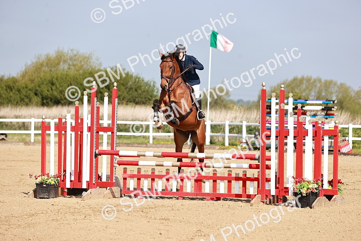 - Class 21 - Senior British Novice - 90cm
