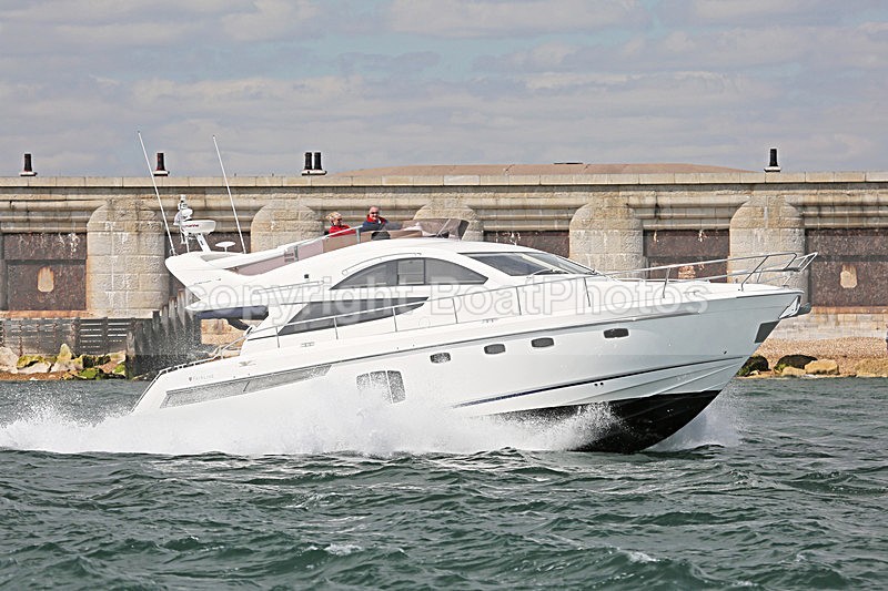 160814 COCO - FAIRLINE PHANTOM 48 Y92A2763 - Flybridge Cruisers