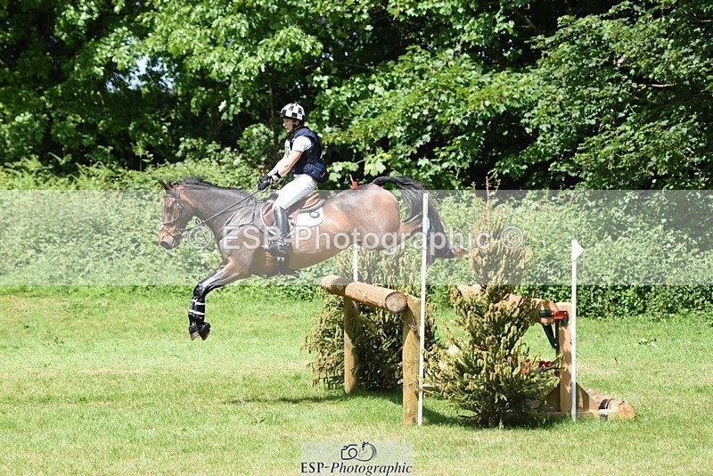 230528-112350-16182 - 407-KING_OF_THE_SWINGERS-Louise_Bradley-XC