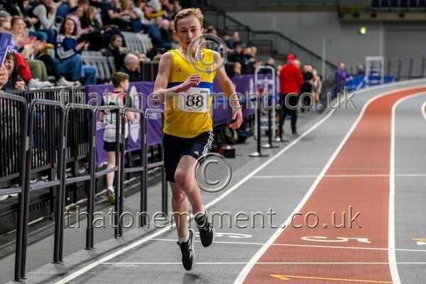 AgeInd25SUN-915256 - Track Male