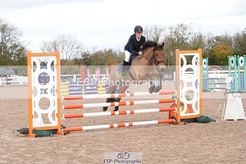 251026-122258-02372 - Cls 4 Pony Winter Novice + 80cm Open