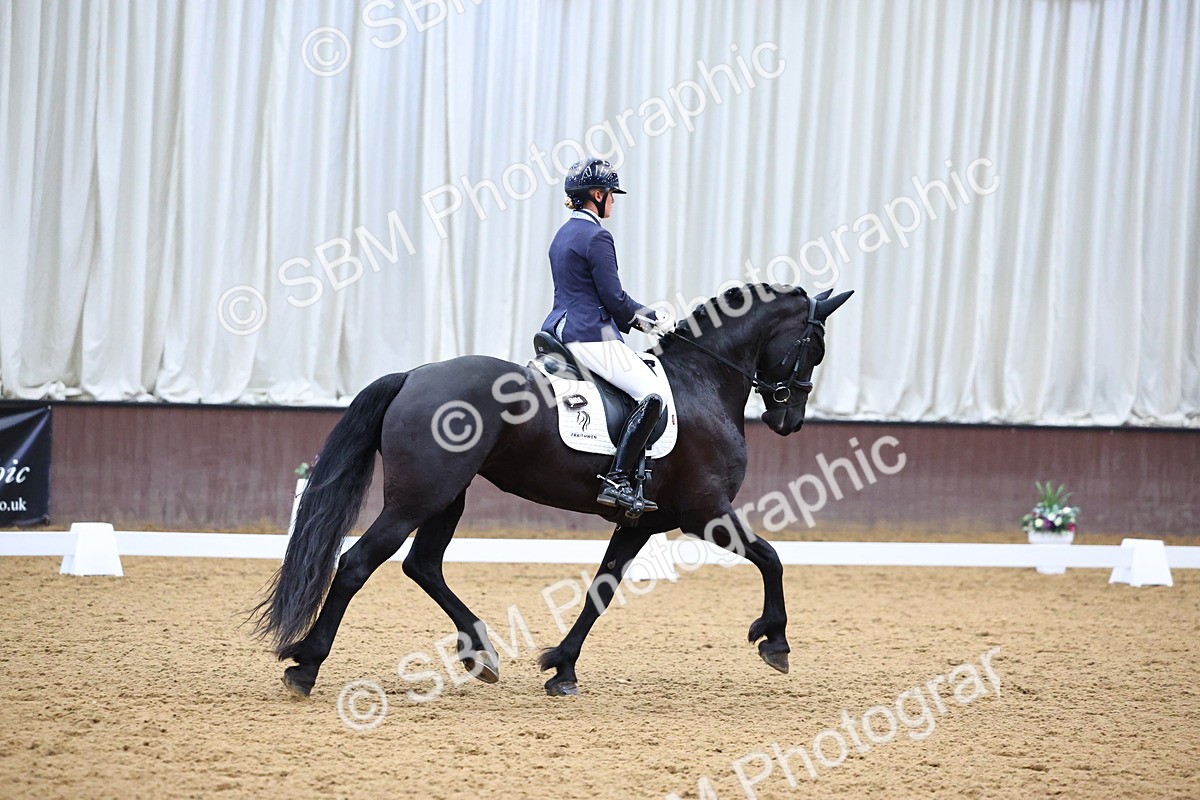 SBM_006586 - Class 5 - novice 6 - 12.04-13.07