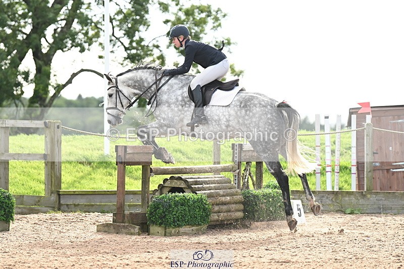 240912A-171002-02478 - Cls 7 Snr 90cm Open Speed Derby