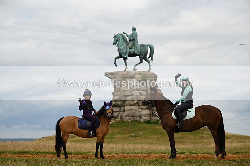 DSC_6157 - Time at Statue 12:17 to 12:44