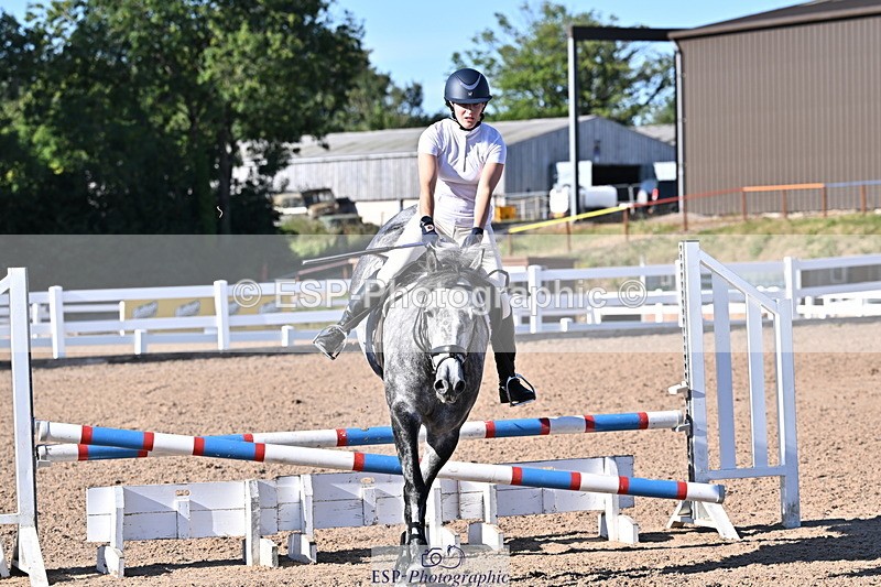 250708A-183008-00550 - 90cm Classes
