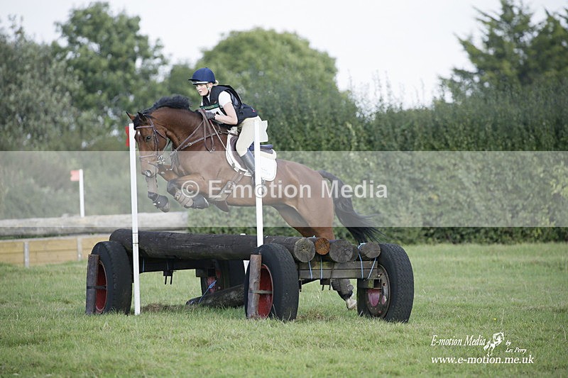  WWHT 171021 4054 - Open (1.00m)  17/10/21