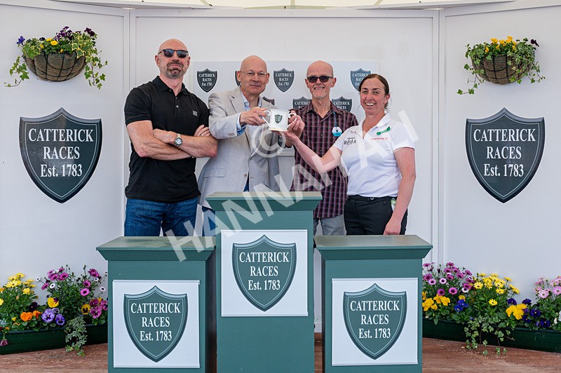 120525-Race 2-Far Ahead-4221 - Race 2