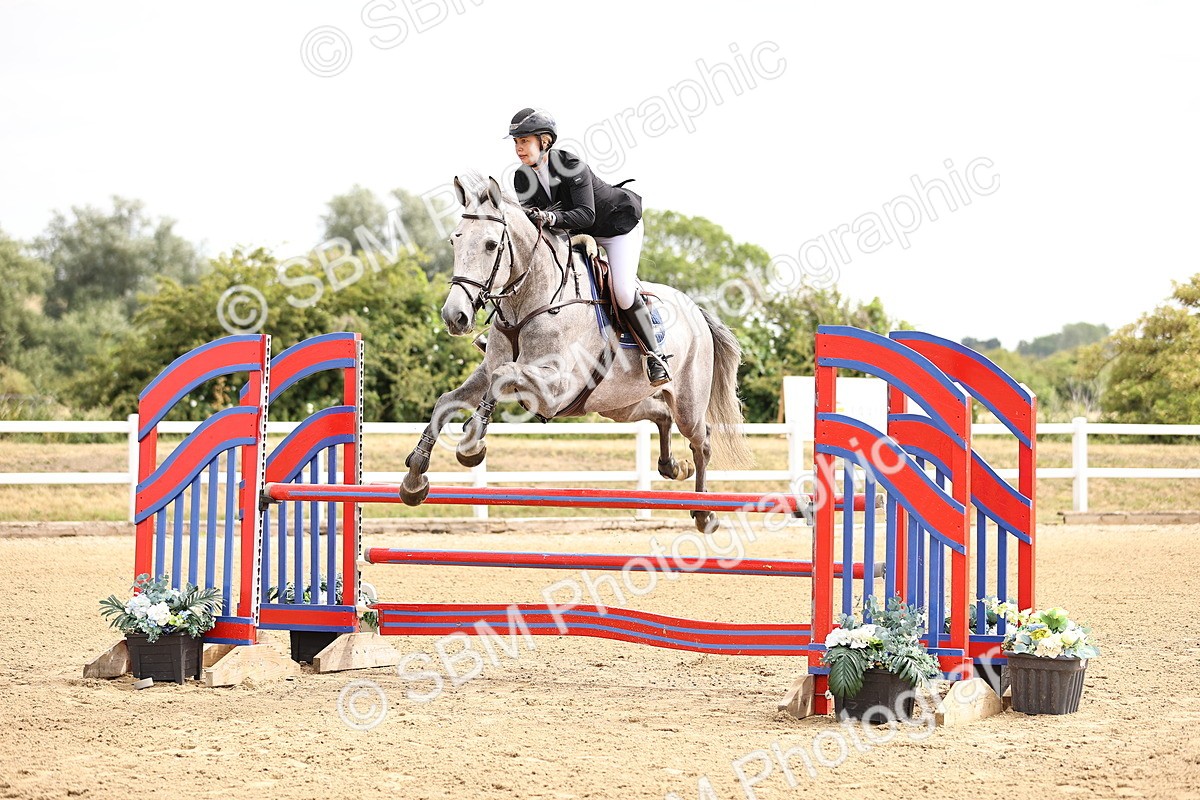 SBM_009507 - Class 8 - Senior Newcomers - 1.10  Open