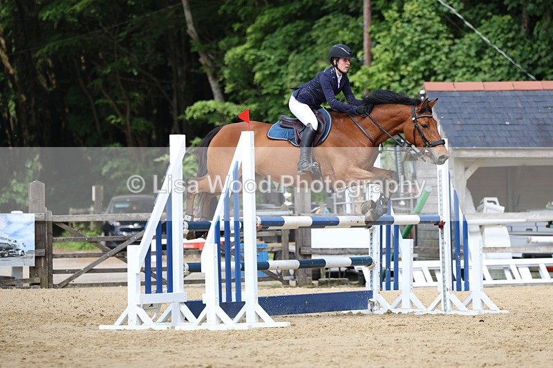 3E7A1101 - Class 13: Senior Newcomers/1.10m open