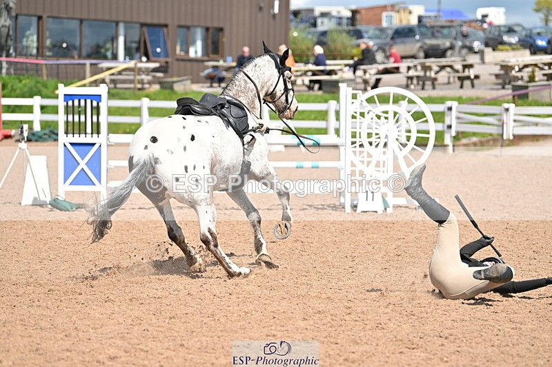 240504A-140852-02157 - Cls 20 & 21 Club & Schools 1m