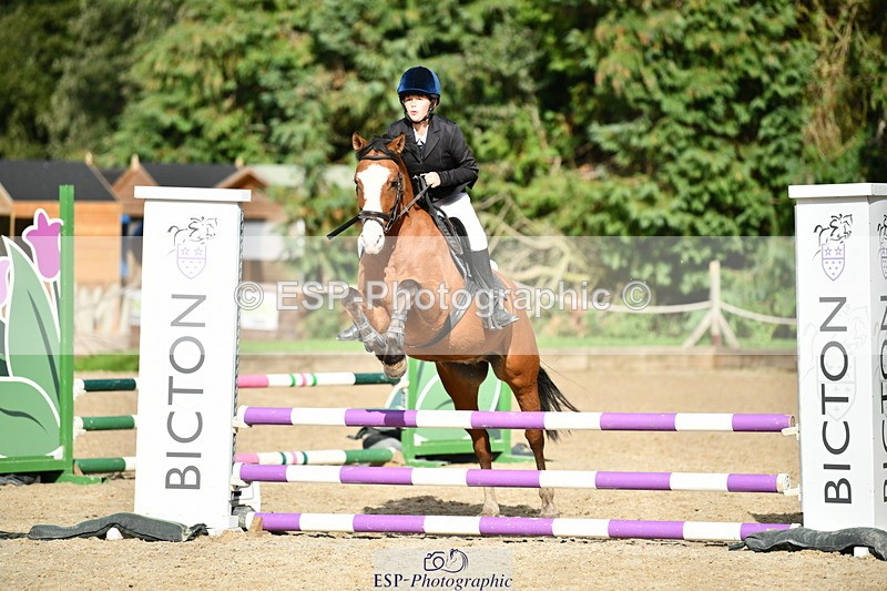 251004A-144811-01530 - Classes 8 & 9 70cm