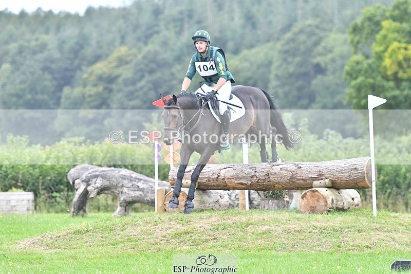 240803-114625-03327 - 104-Ollie_Martin-MIH_HUNTERS_BEAR