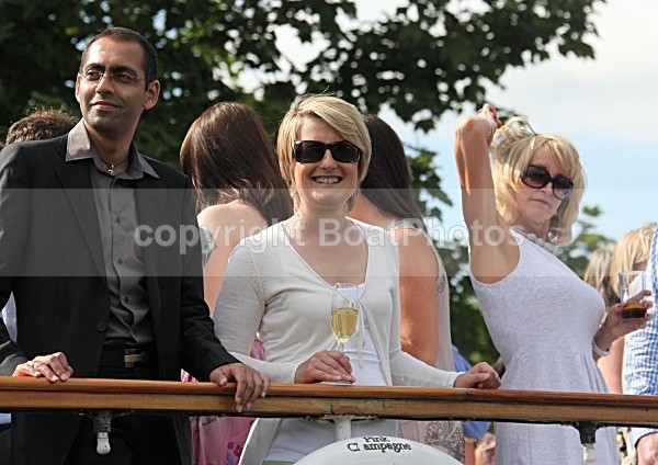 090704 PINK CHAMPAGNE IMG_8384 - HENLEY REGATTA  SATURDAY 4th JULY 2009