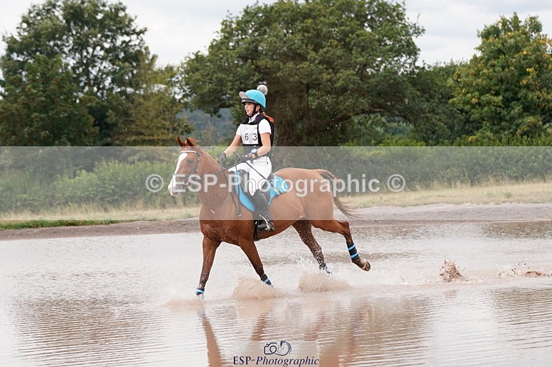 250802A-110632-02099 - B-063-Beth.Jones-FANTASY.CHILLI.(GB)