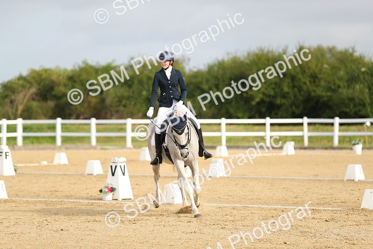 SBM_015093 - Class 13 - Novice 23 - 8,30-9.33