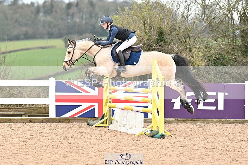 240309A-131227-01133 - Cls 8 Pony Newcomers and 1m Open