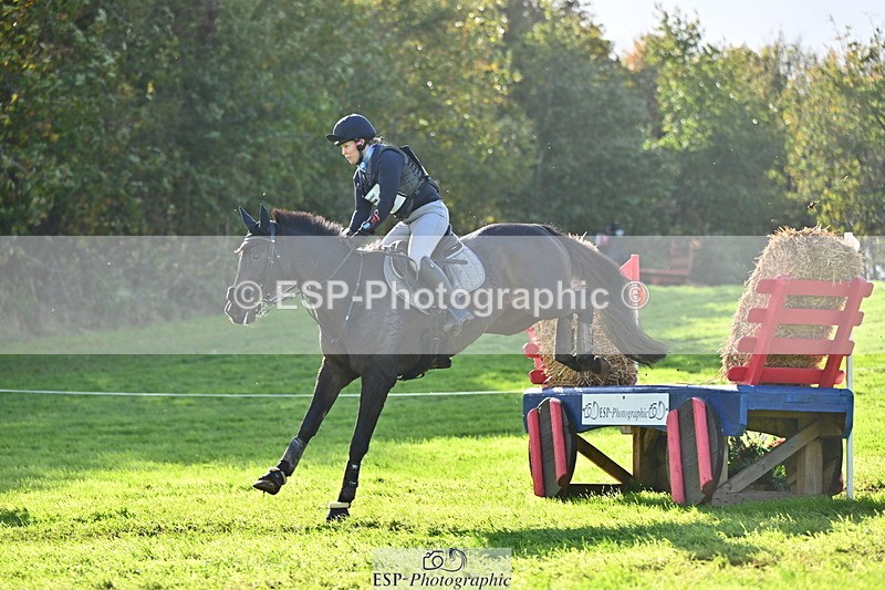 251025A-125100-19280 - F-452-Suzy.Stoneman