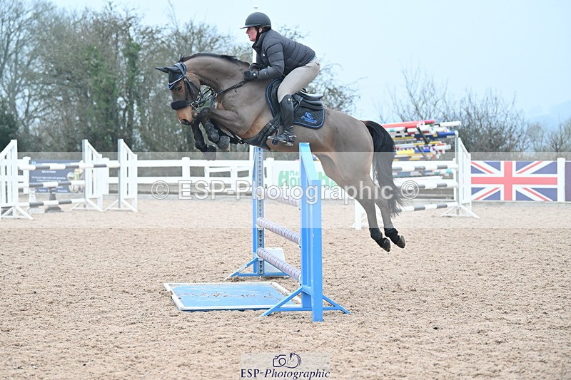 240113A-124042-02028 - Cls 12 Newcomers and 1.10m Open