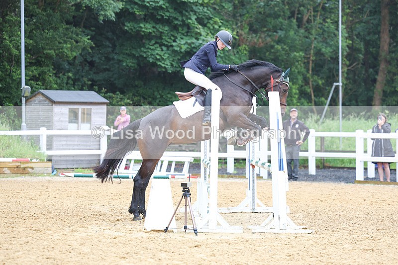 3E7A5372 - Class 4: Senior British Novice/90cm open