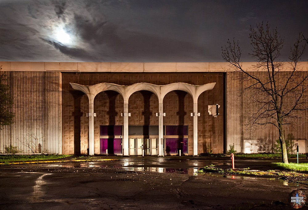 Randall Park Mall (North Randall, OH) | Dillards Arches by Moonlight - Randall Park Mall