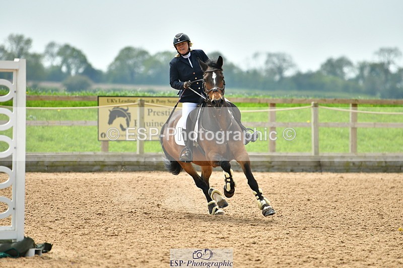 230513A-130058-00957 - Cls 34+35 Club 60cm